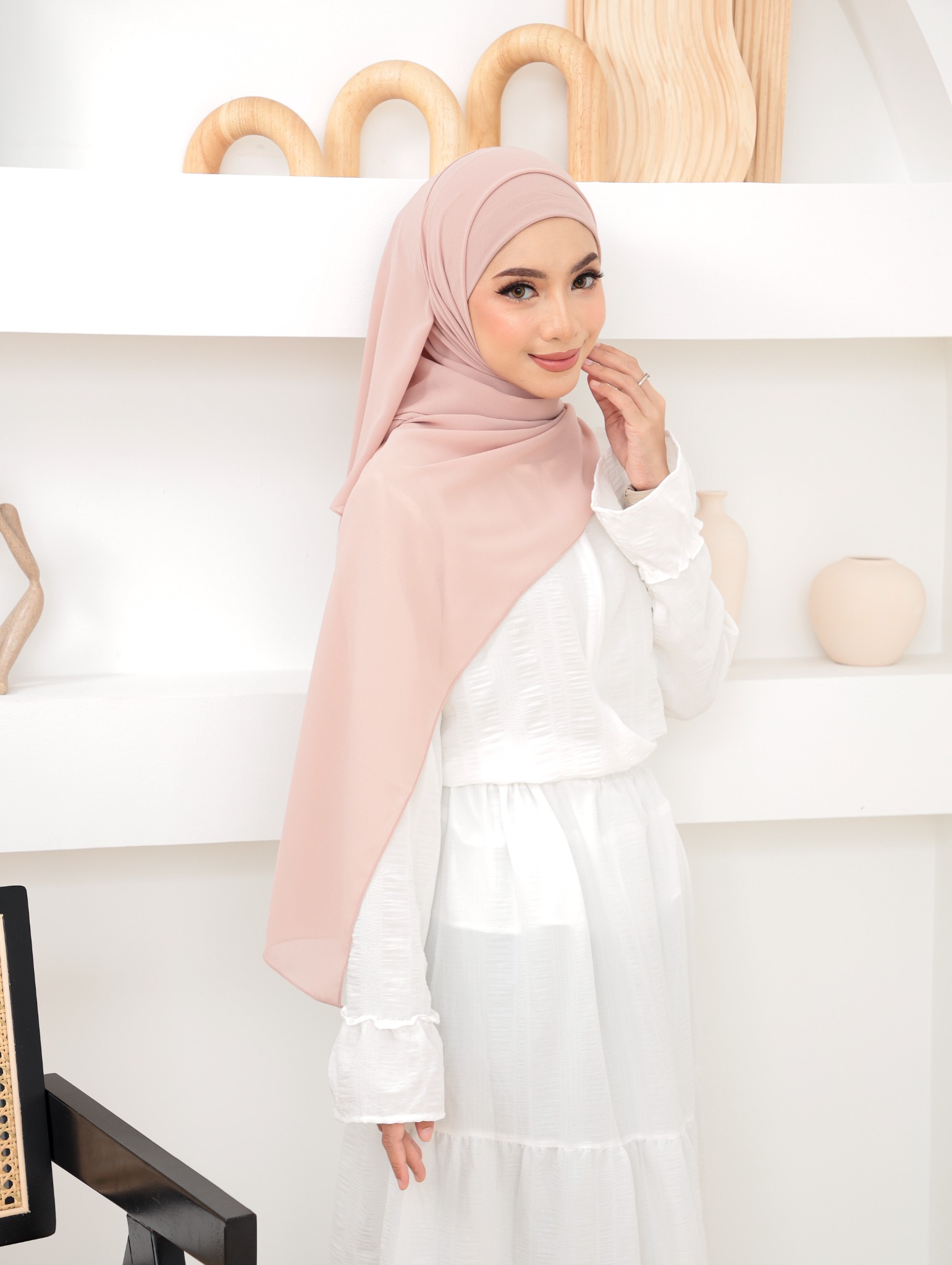 SARAH OTG SHAWL 2.0 - GHANIEA