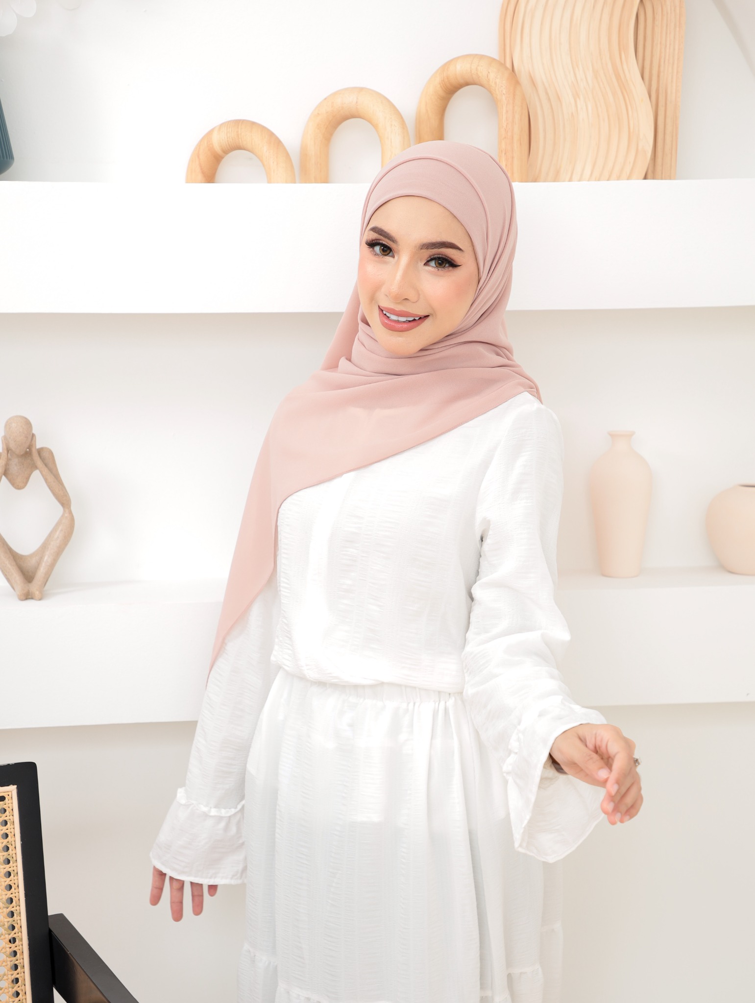 SARAH OTG SHAWL 2.0 - GHANIEA