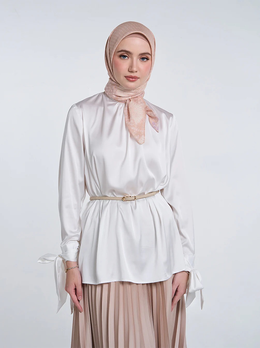 ARUNA GATHERED NECK TOP PLAIN - KAMI