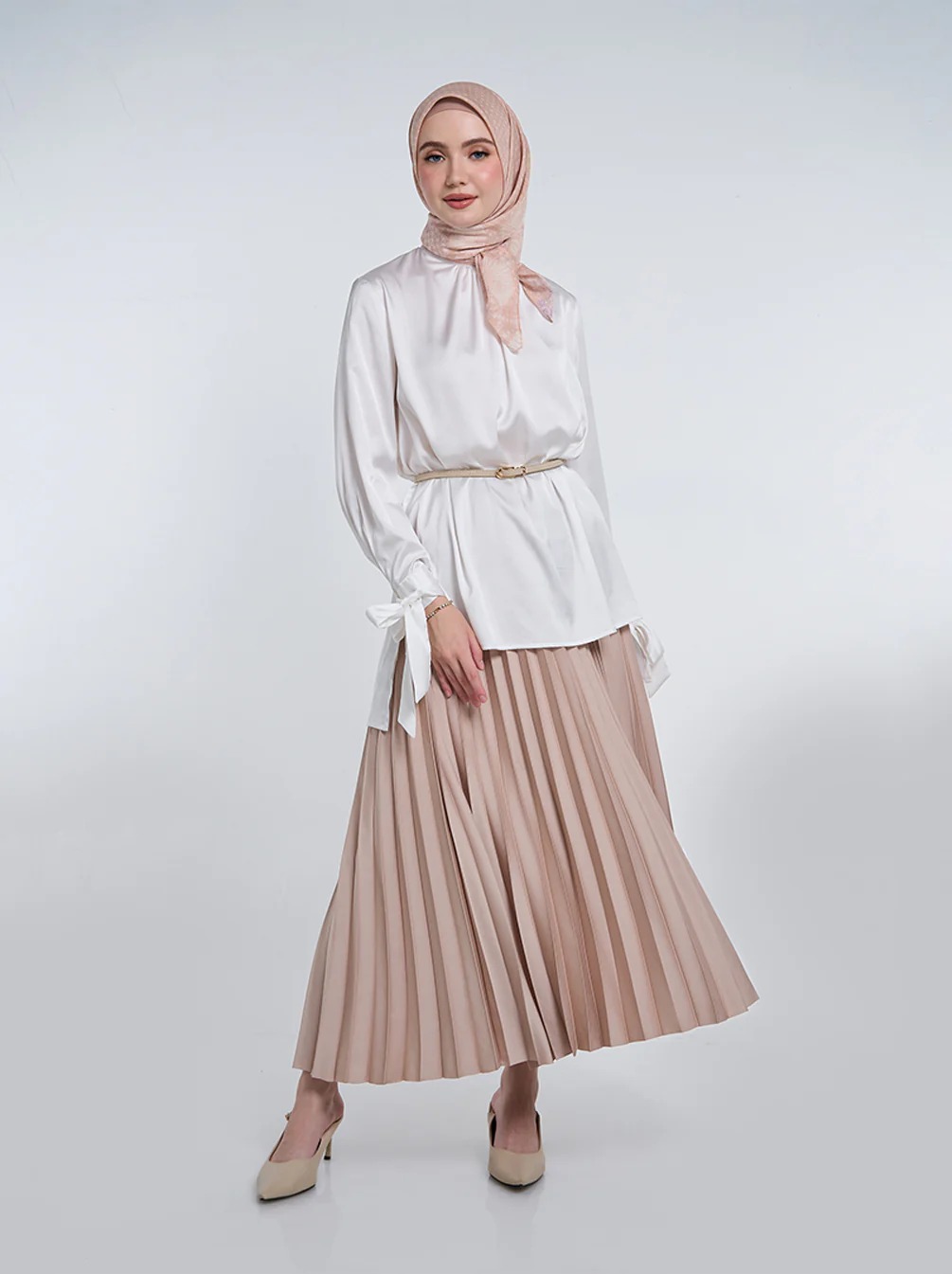 ARUNA GATHERED NECK TOP PLAIN - KAMI