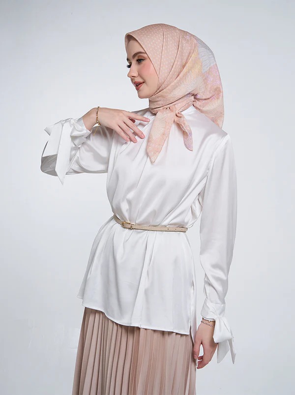 ARUNA GATHERED NECK TOP PLAIN - KAMI