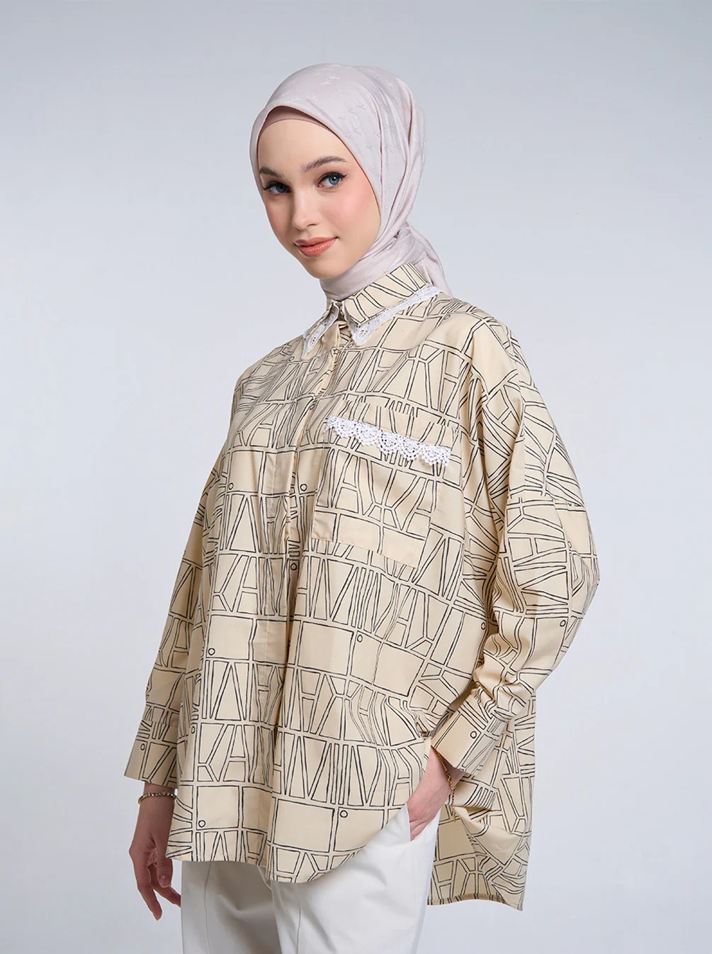 YENA EMBROIDERY COLLAR TOP - KAMI