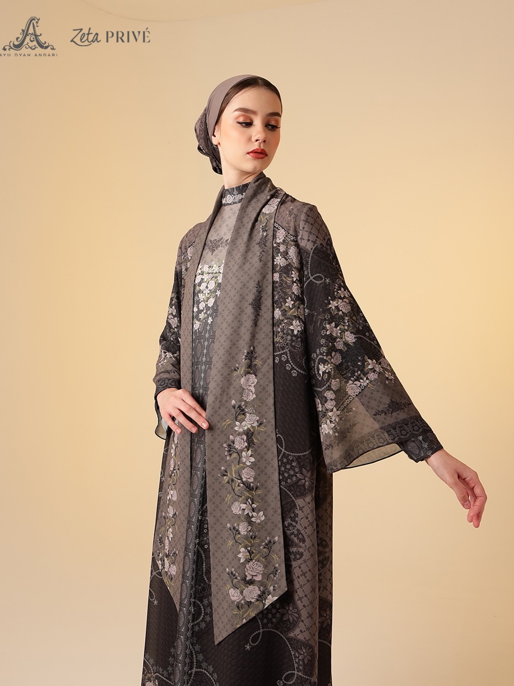 CHERRIS SET - AYU DYAH ANDARI