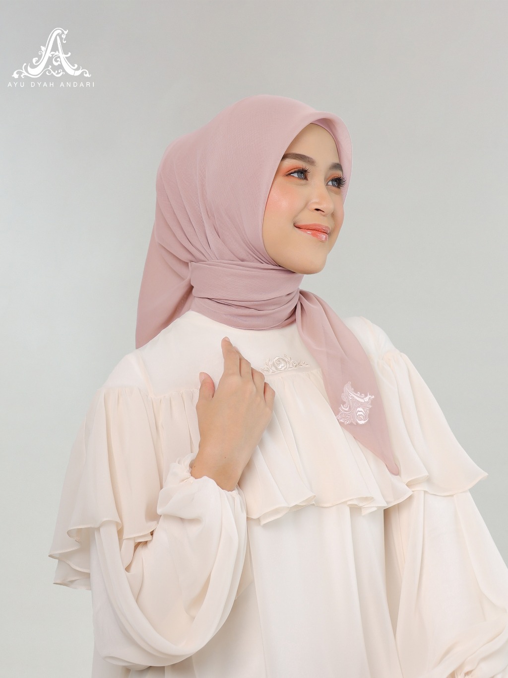 SCARF PLAIN - AYU DYAH ANDARI