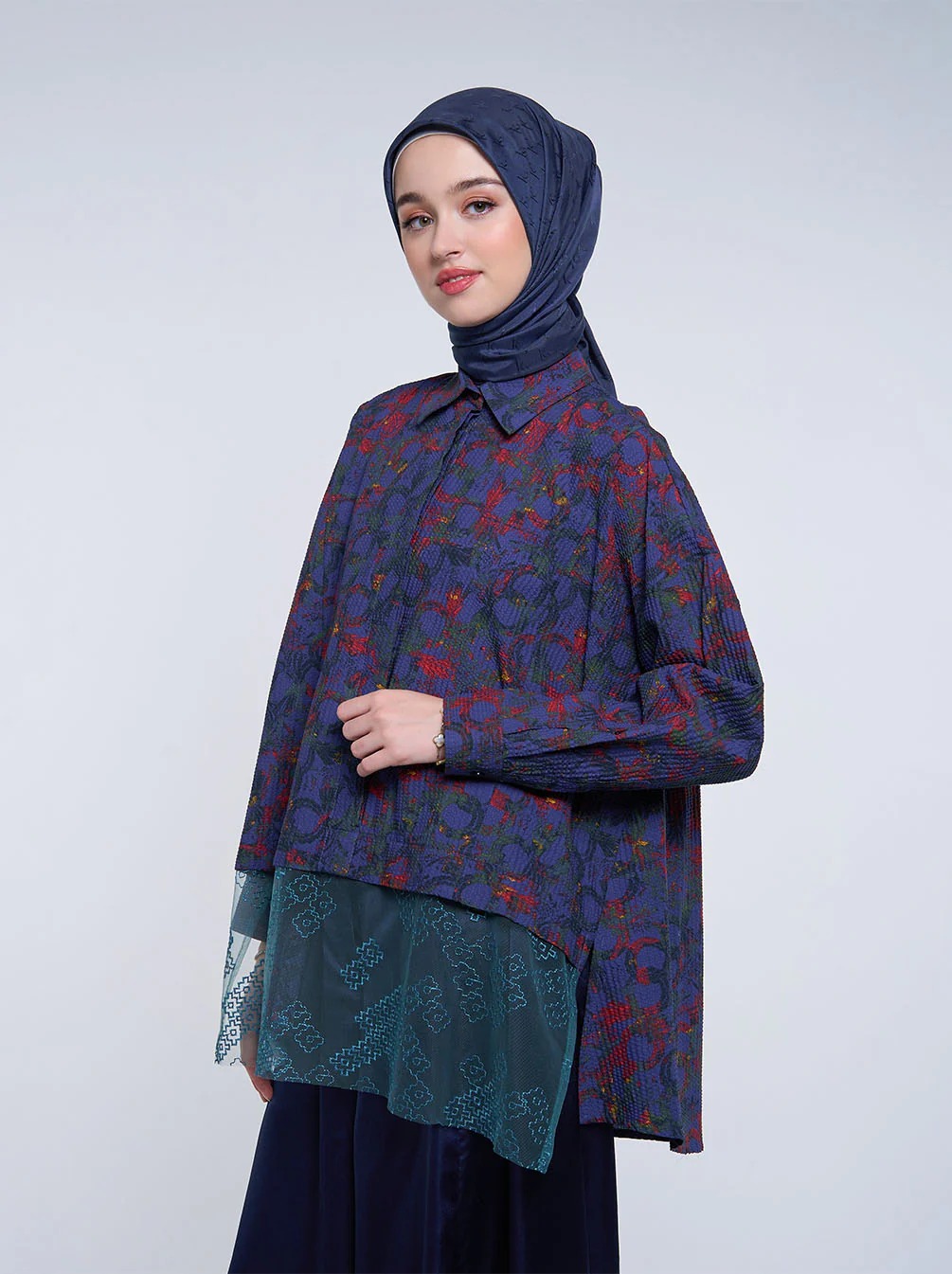 DANILA LACE TOP NAVY - KAMI