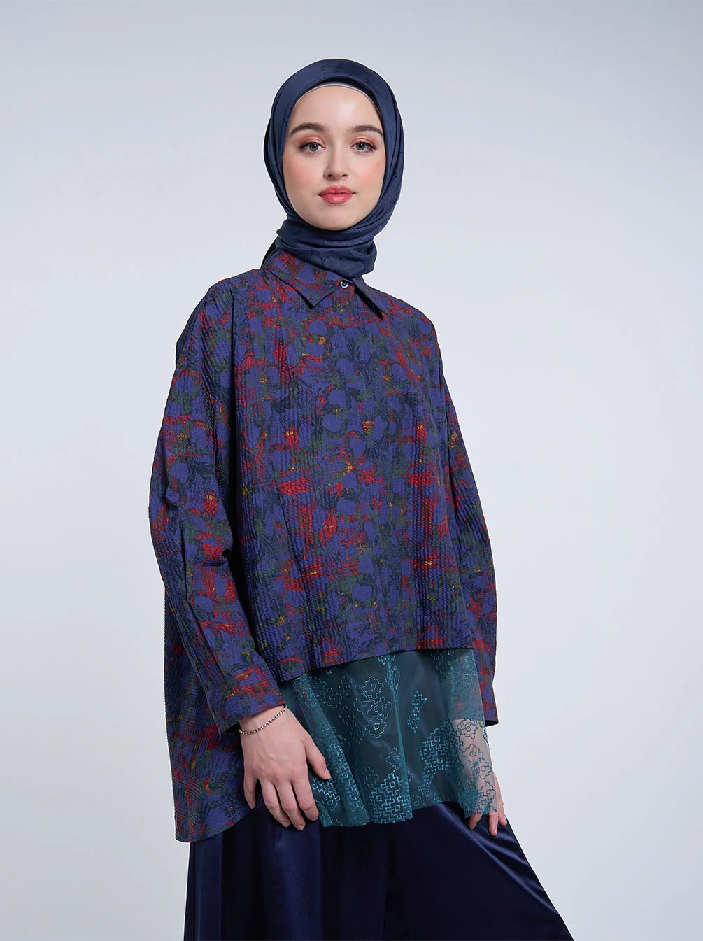 DANILA LACE TOP NAVY - KAMI