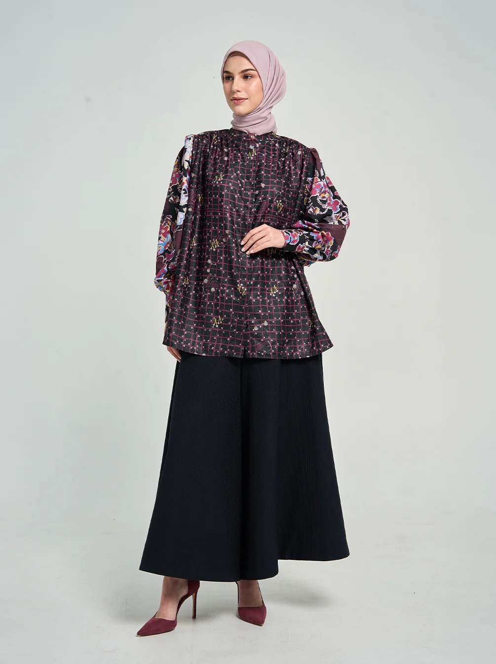 SARA PUFF SLEEVE TOP  BLACK BURGUNDY - KAMI