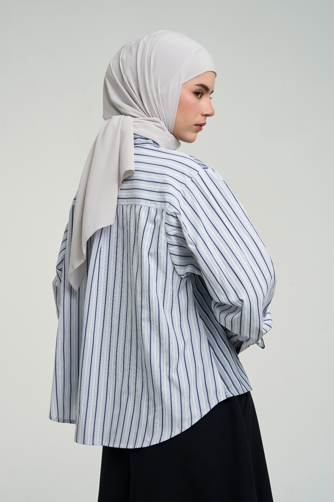 IIYA DRAWSTRING TOP WHITE  BLUE - KAMI