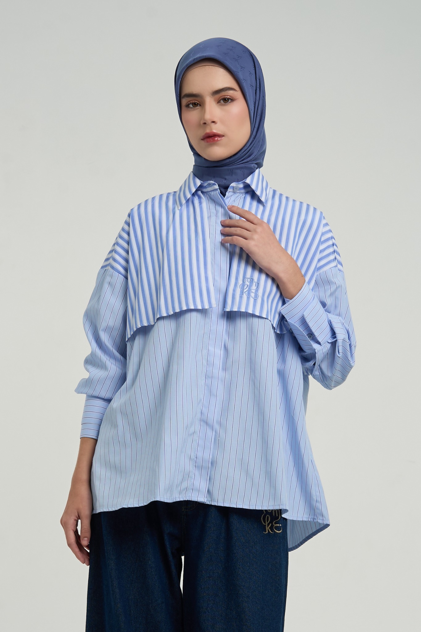 AKEMI LAYERED TOP WHITE BLUE - KAMI