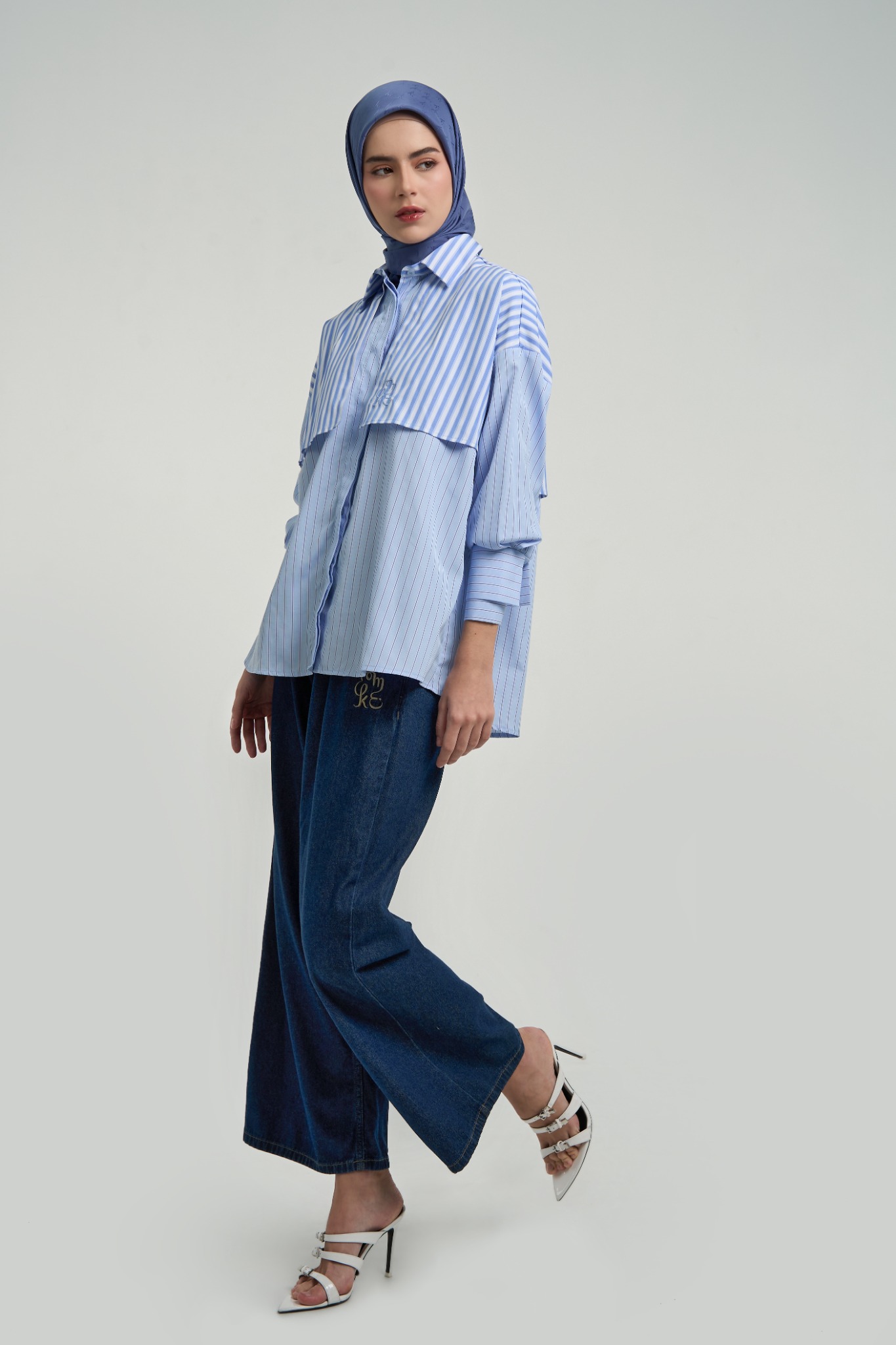 AKEMI LAYERED TOP WHITE BLUE - KAMI