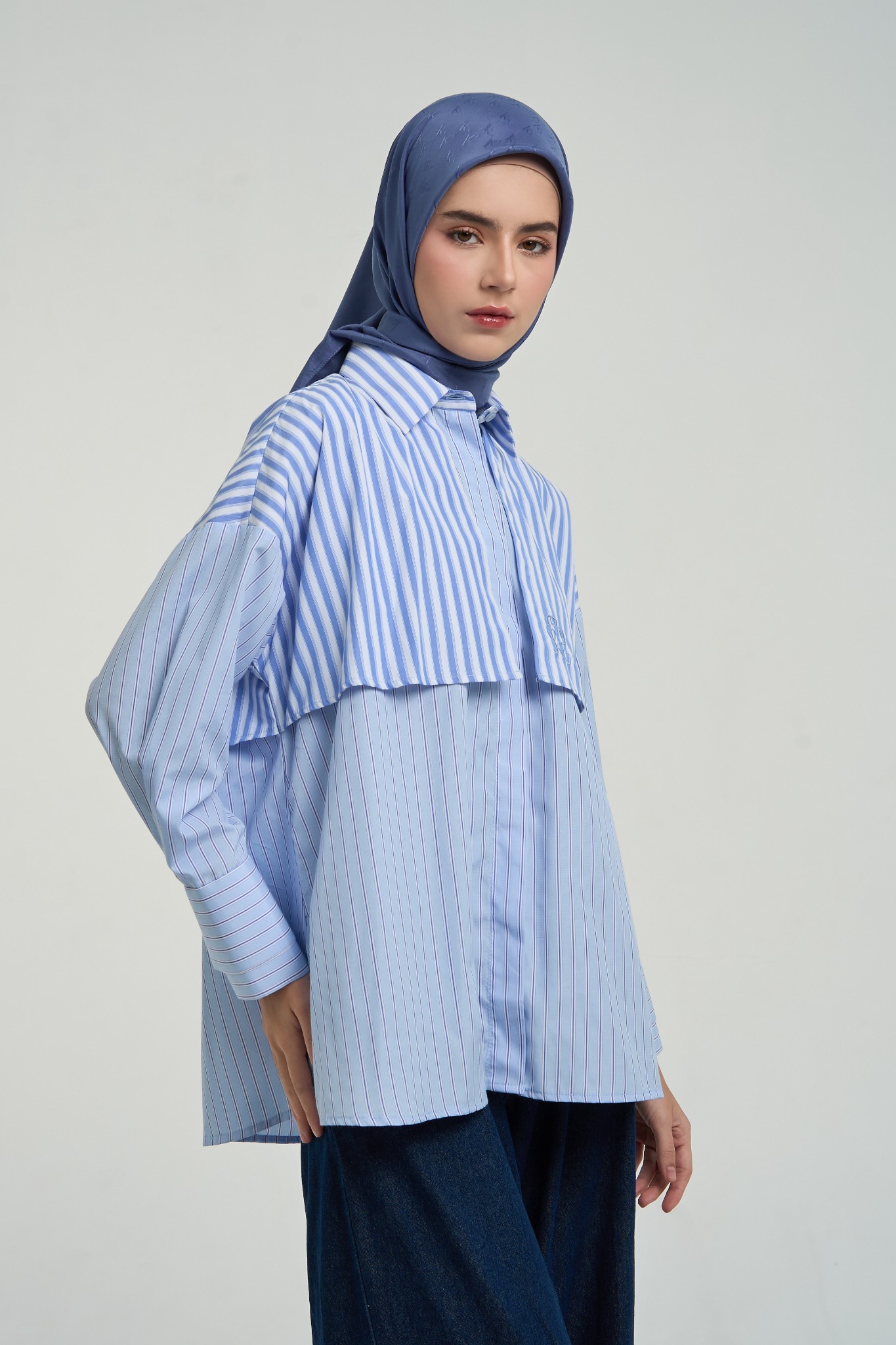 AKEMI LAYERED TOP WHITE BLUE - KAMI