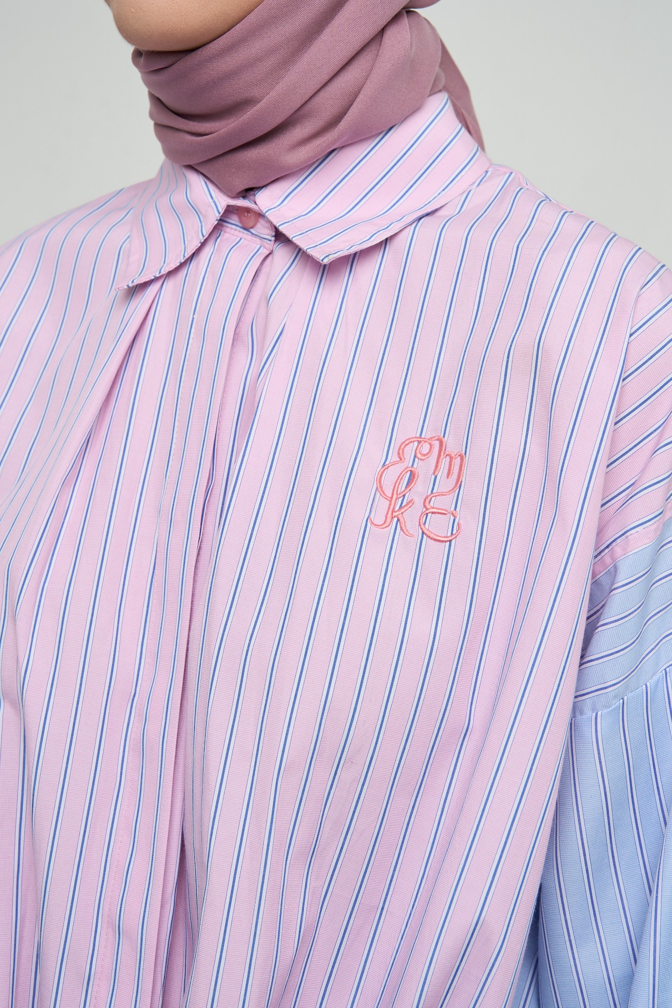 YUA GATHERED TOP PINK BLUE - KAMI