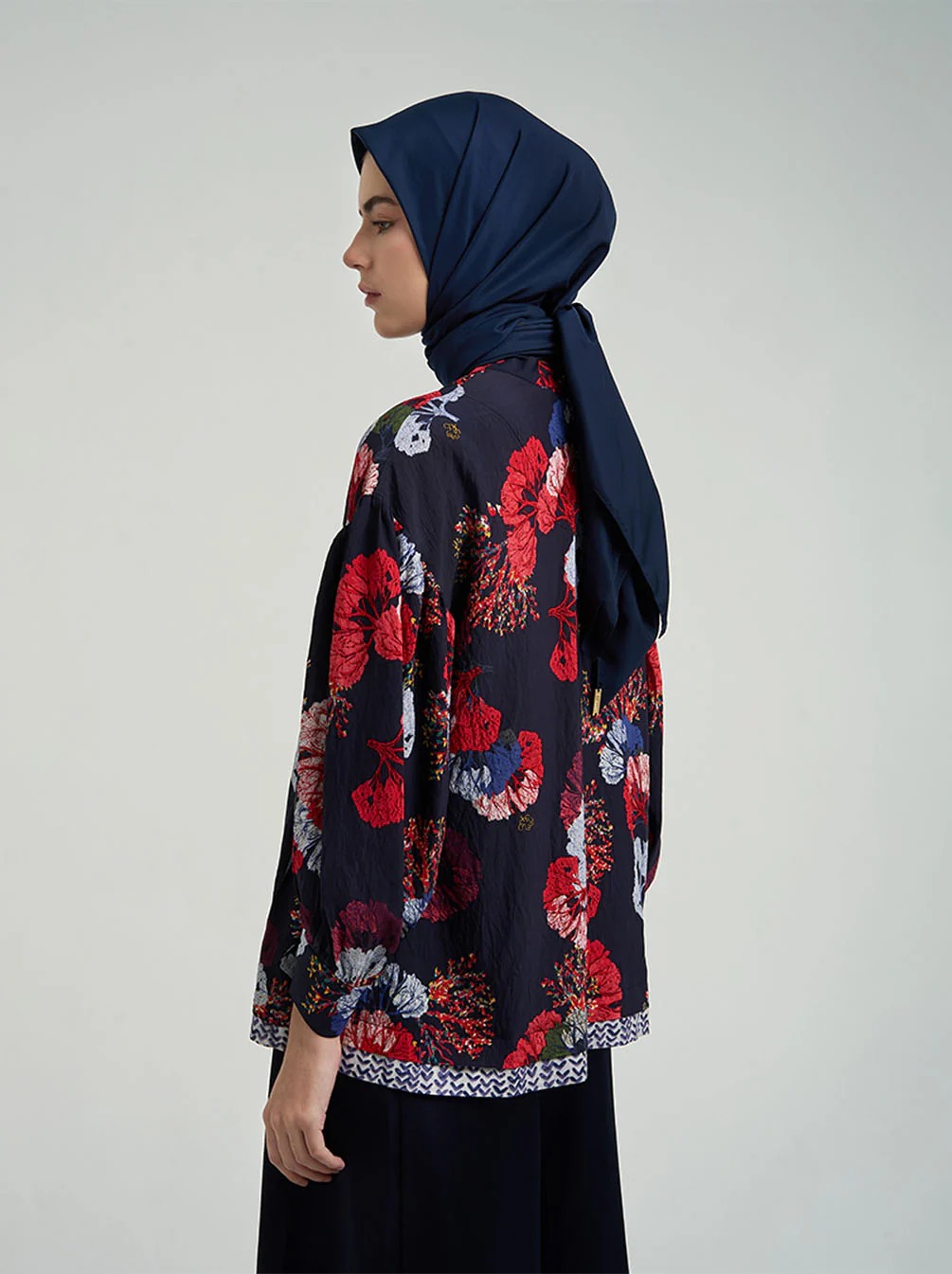 ZAINA DROPSHOULDER TOP NAVY - KAMI