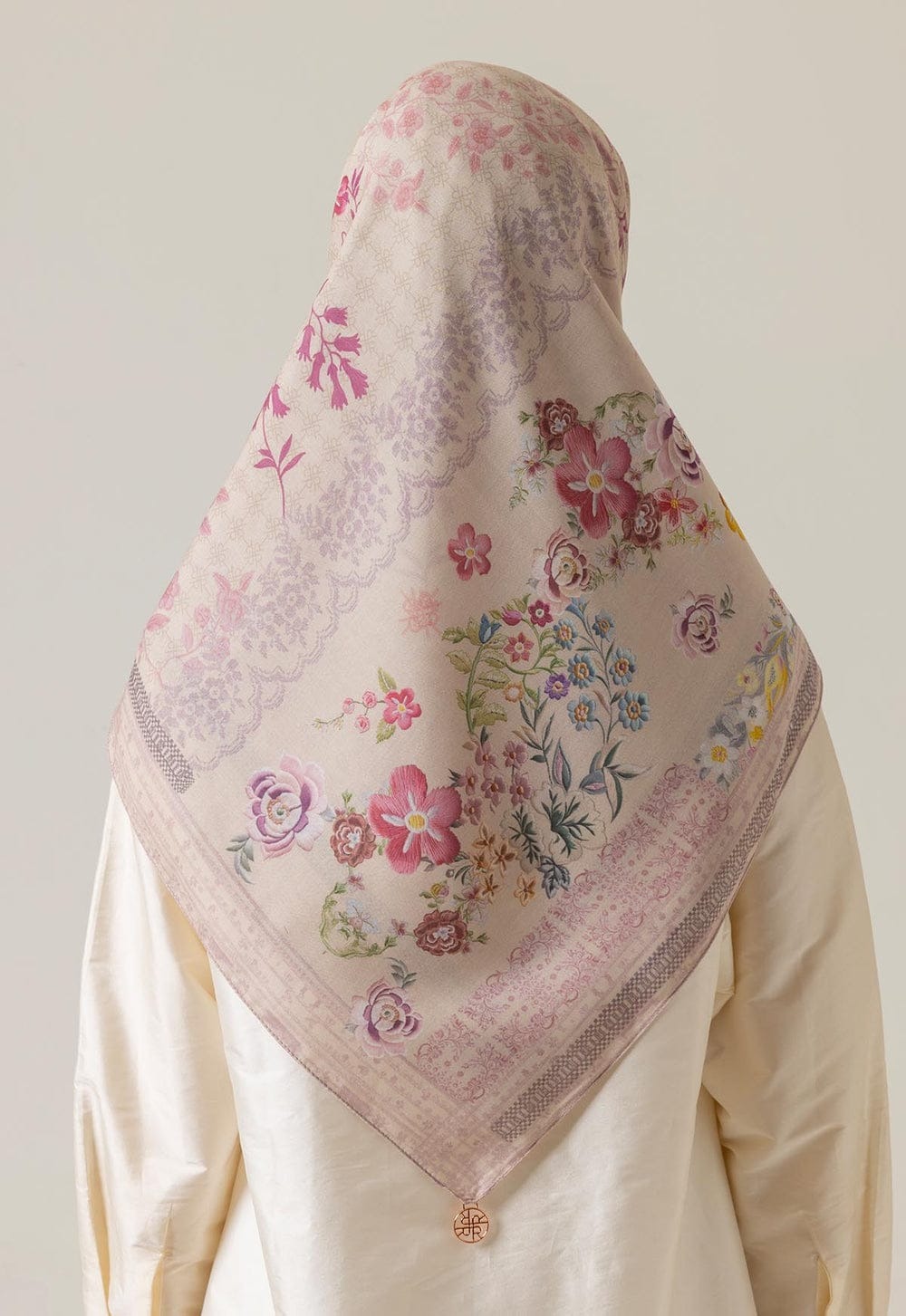 NEZANA SCARF - RIA MIRANDA