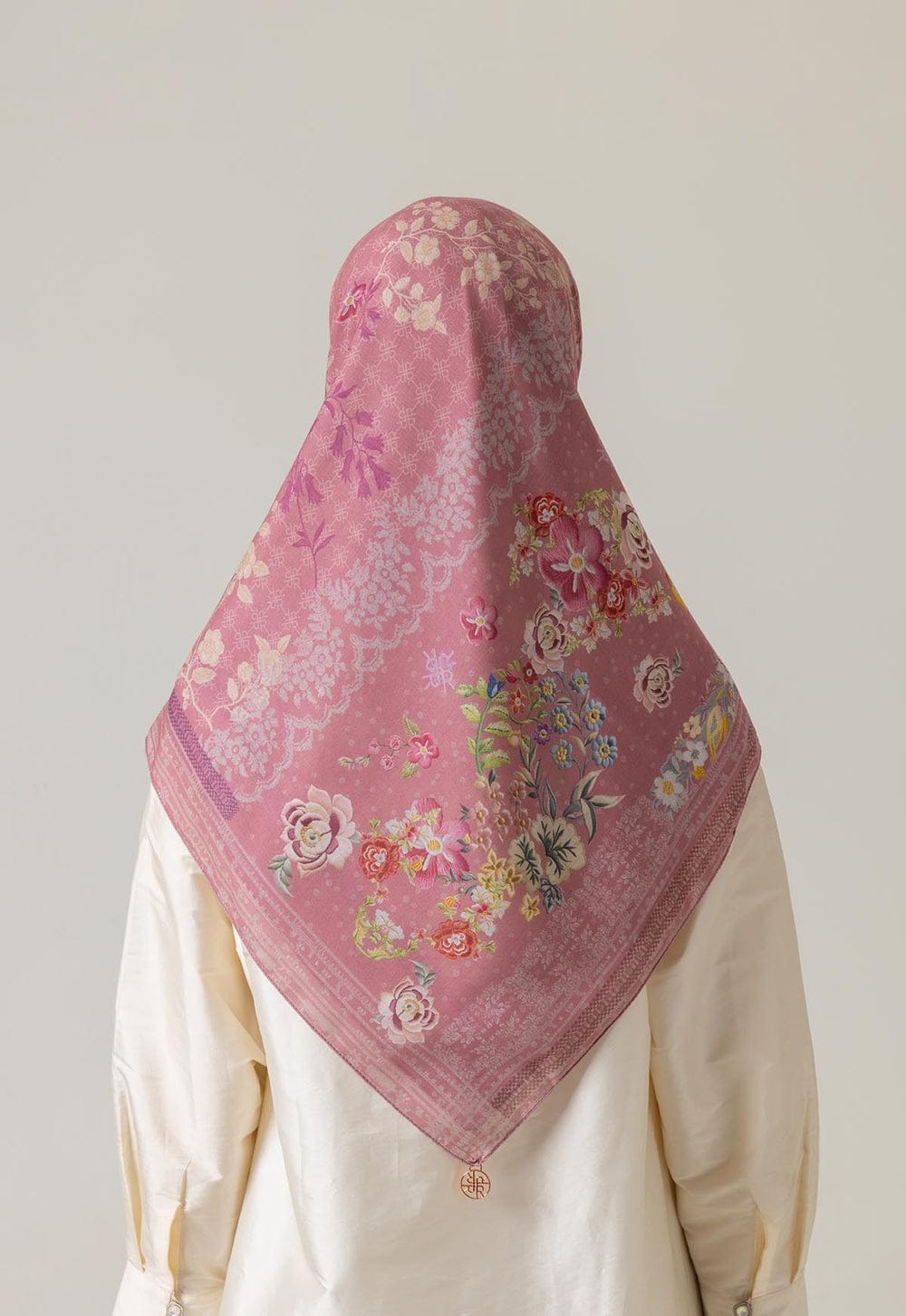 NEZANA SCARF - RIA MIRANDA