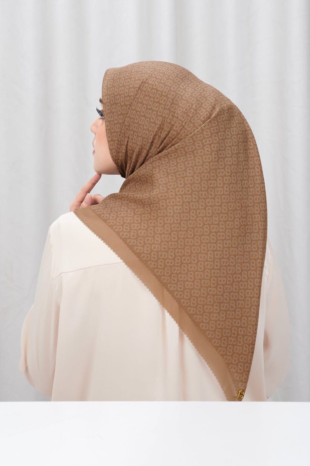 TAPIS SQUARE - BUTTONSCARVES