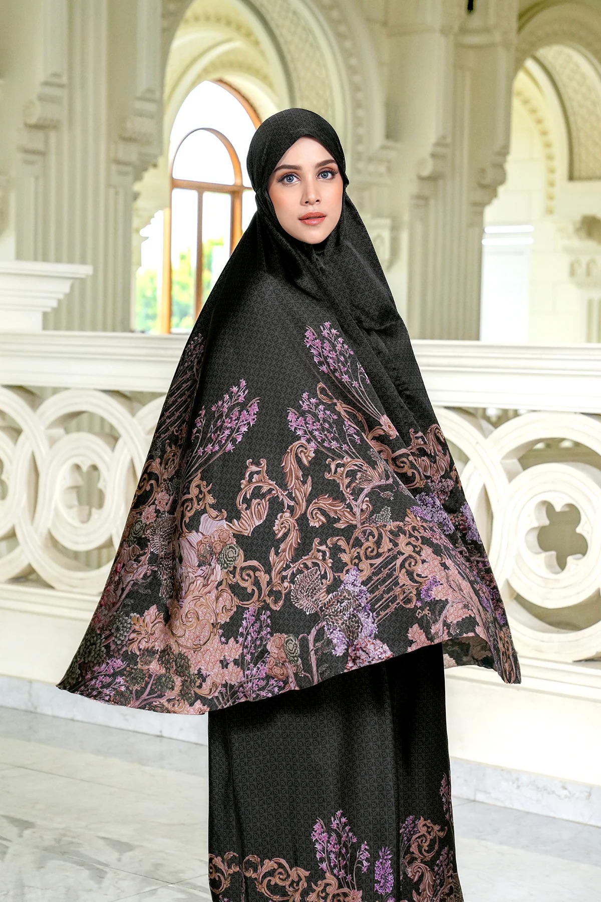 THE PALACE PRAYER ROBE - BUTTONSCARVES
