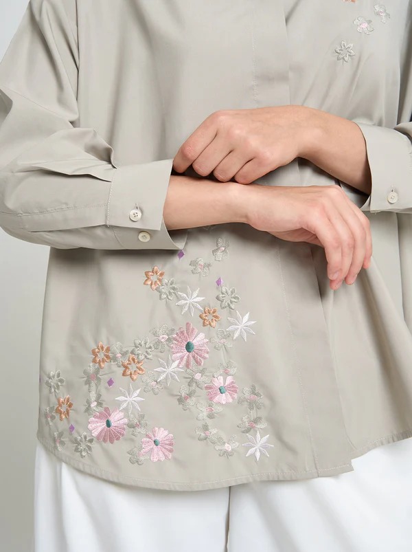 BRIA EMBROIDERY FLOWER TOP KHAKI - KAMI