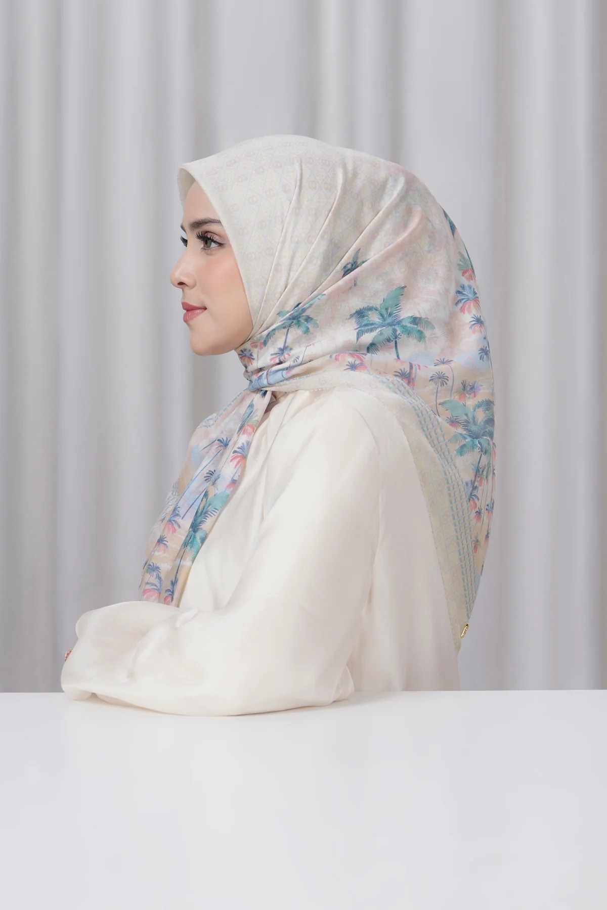 PALM SPRING SQUARE - BUTTONSCARVES