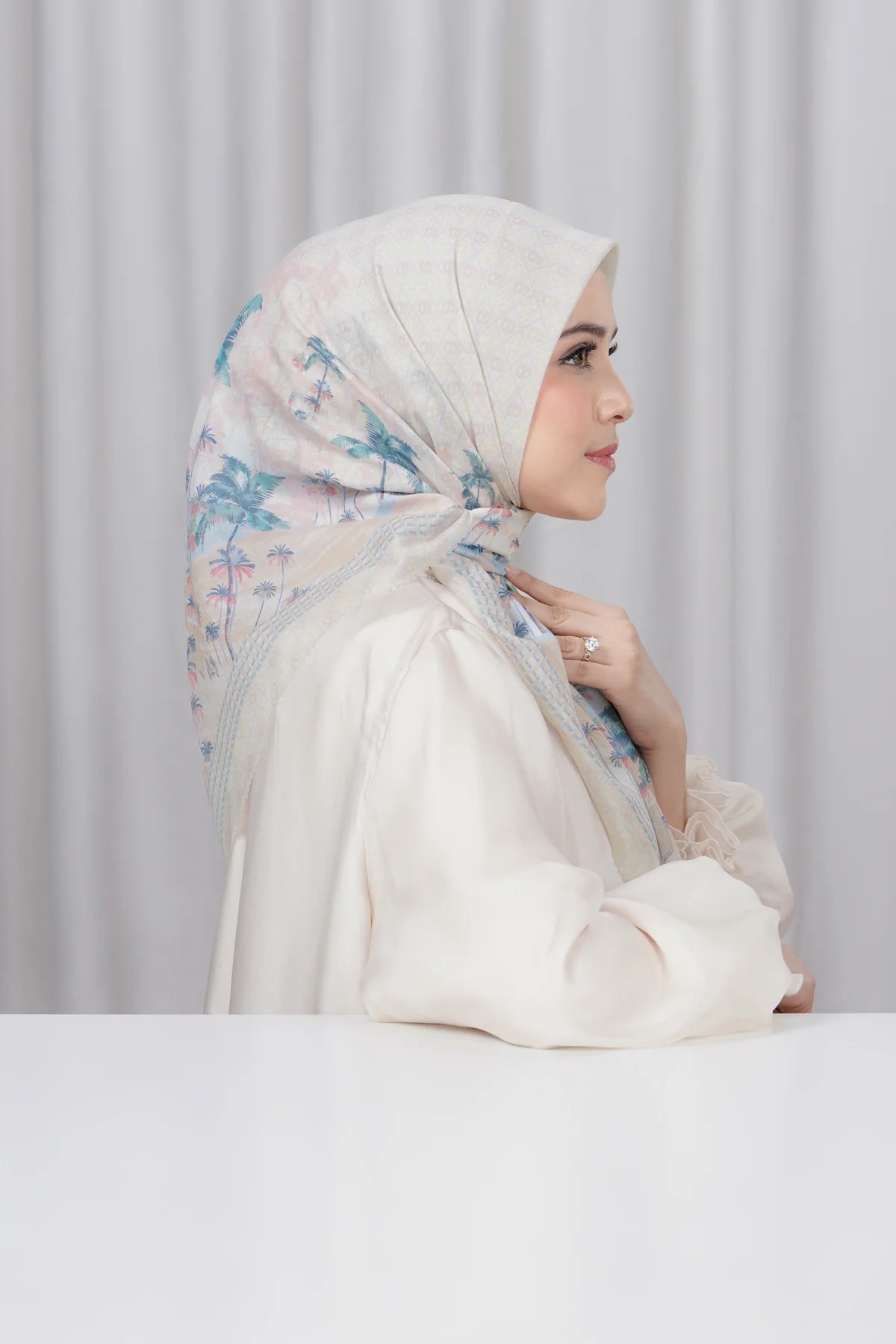 PALM SPRING SQUARE - BUTTONSCARVES