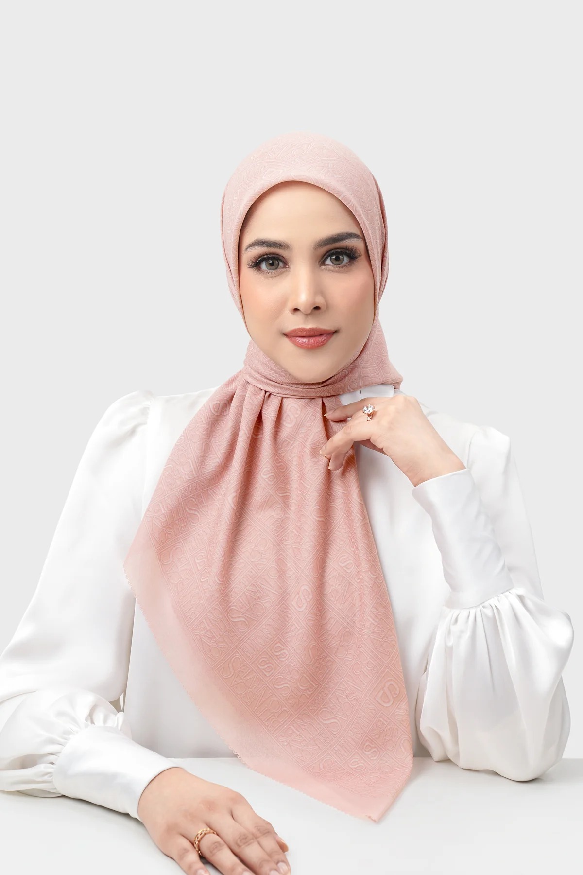 TYPOGRAPH SQUARE - BUTTONSCARVES