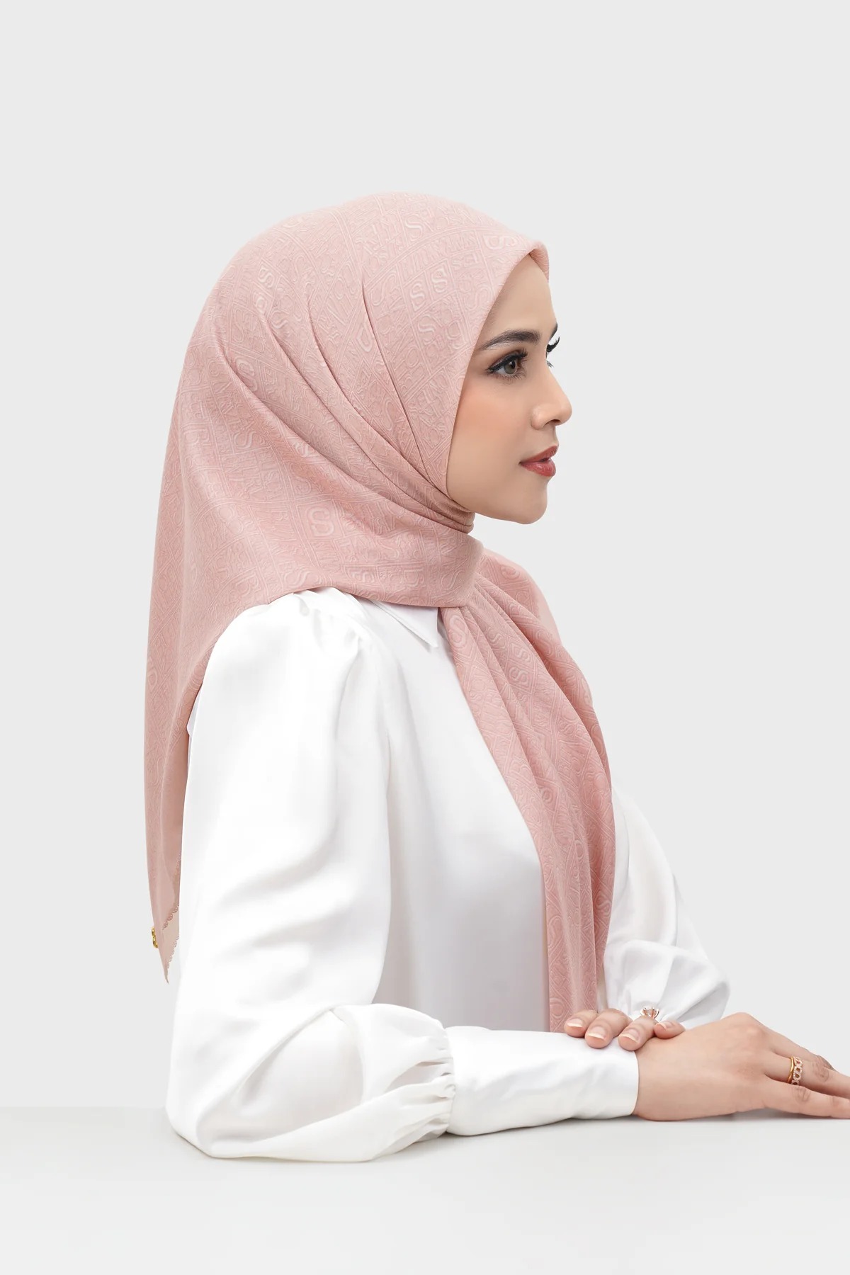 TYPOGRAPH SQUARE - BUTTONSCARVES