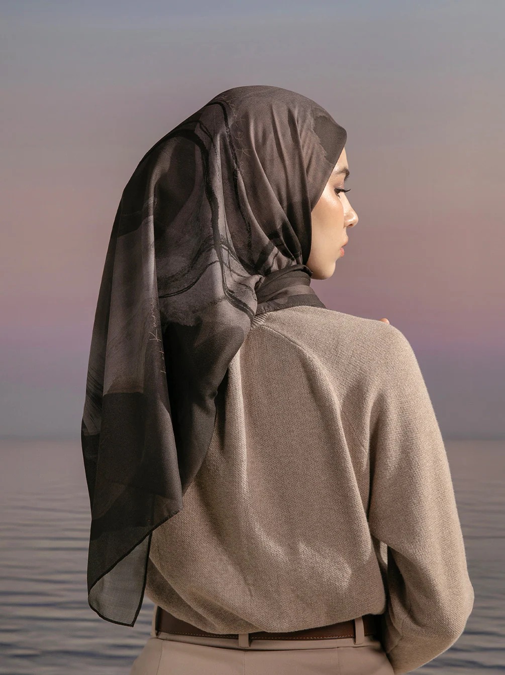 REVERIE SIGNATURE SCARF - KAMI