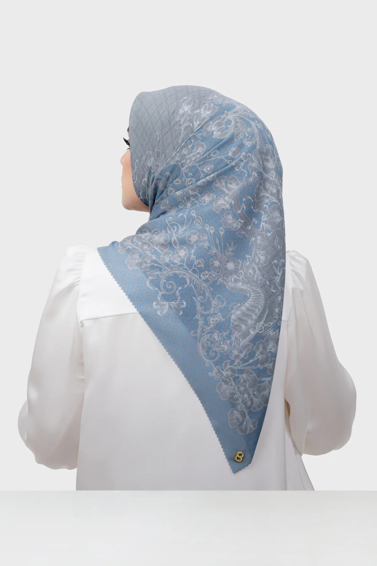 NADA 3 SQUARE - BUTTONSCARVES