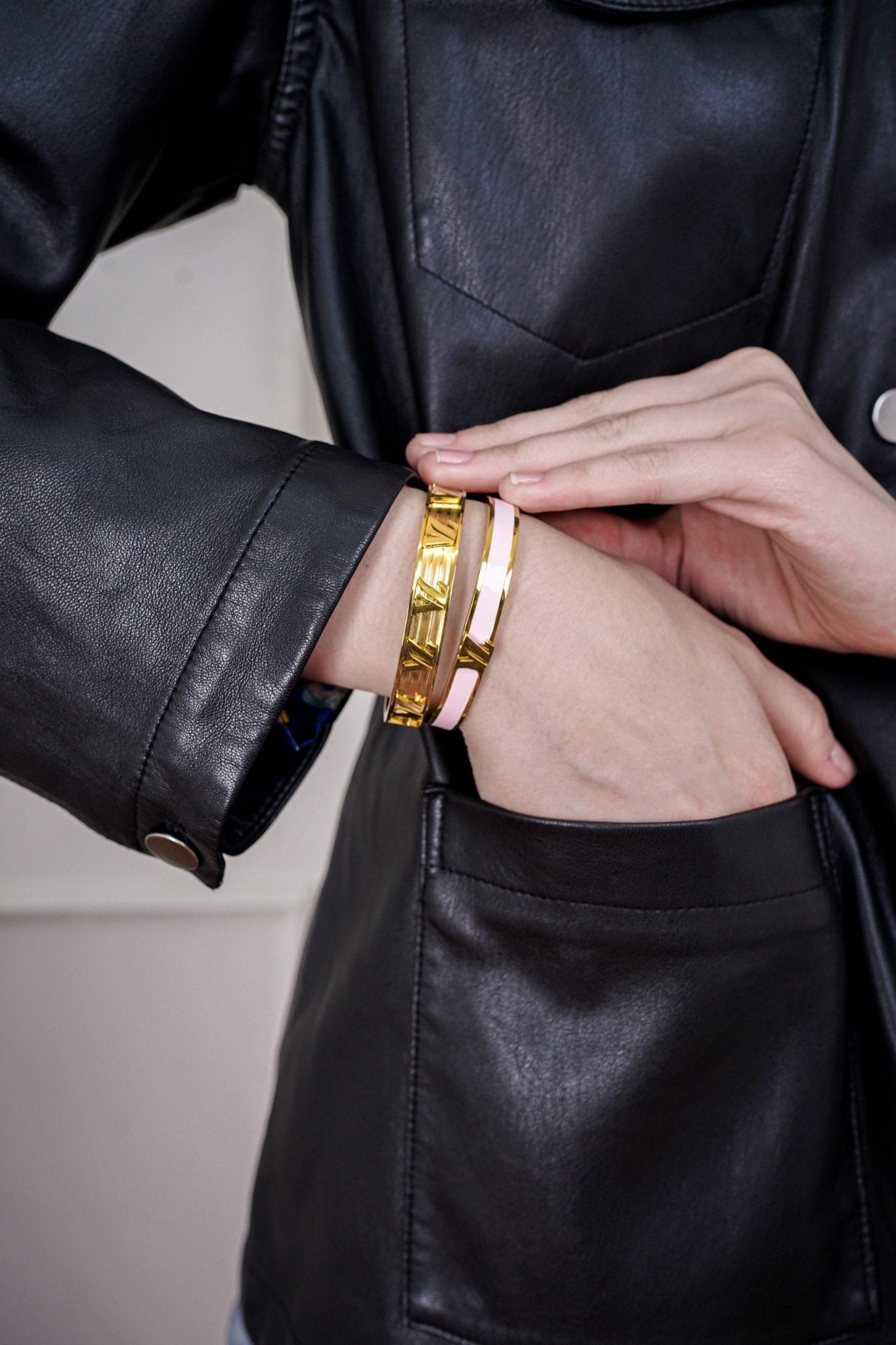 ICON BANGLE - VIVI ZUBEDI