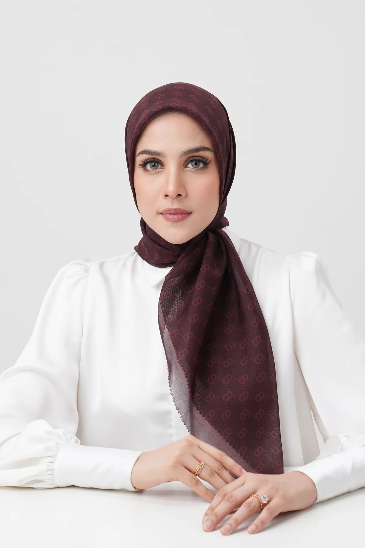 BEVERLY SQUARE - BUTTONSCARVES