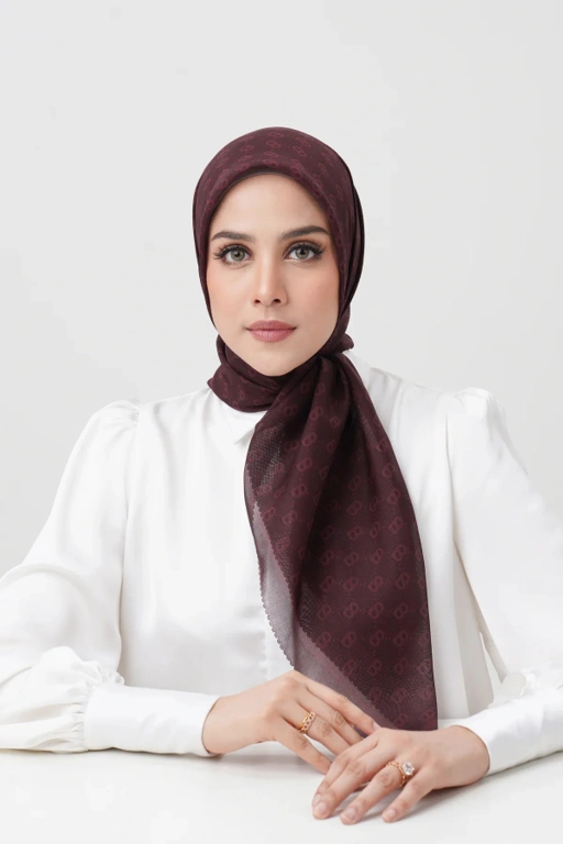 Image of BEVERLY SQUARE - BUTTONSCARVES