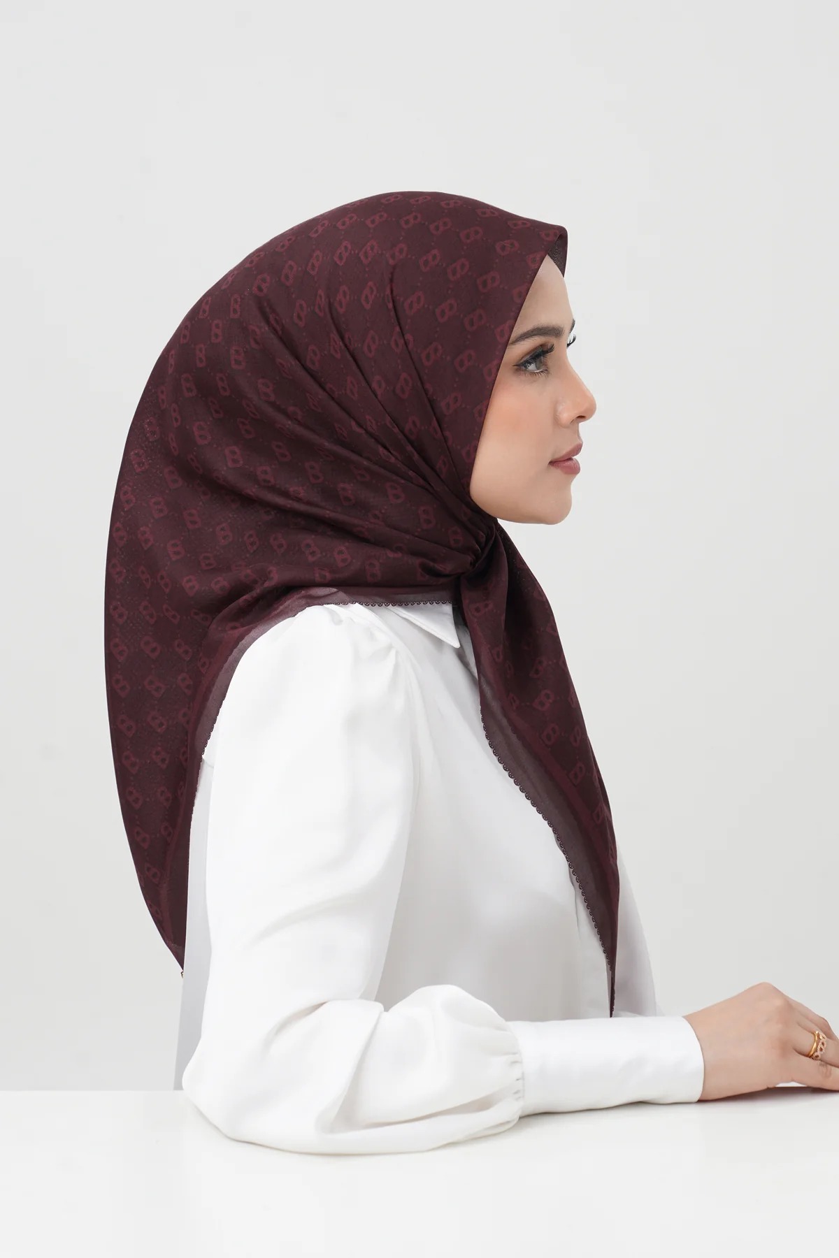 BEVERLY SQUARE - BUTTONSCARVES