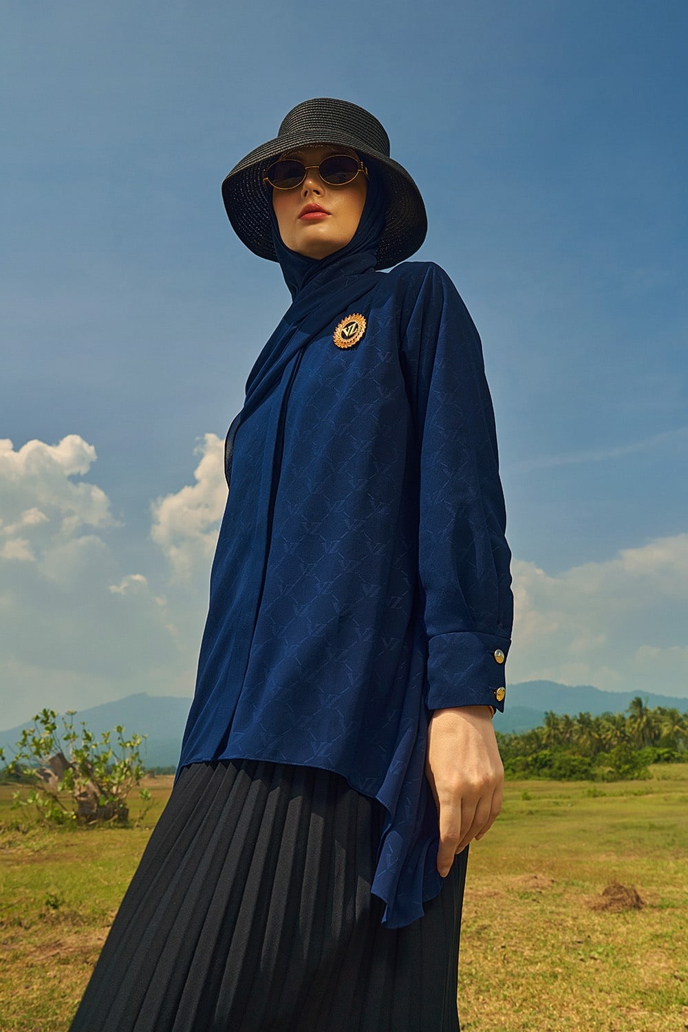 SIGNATURE EMBOSSED TOP - VIVI ZUBEDI