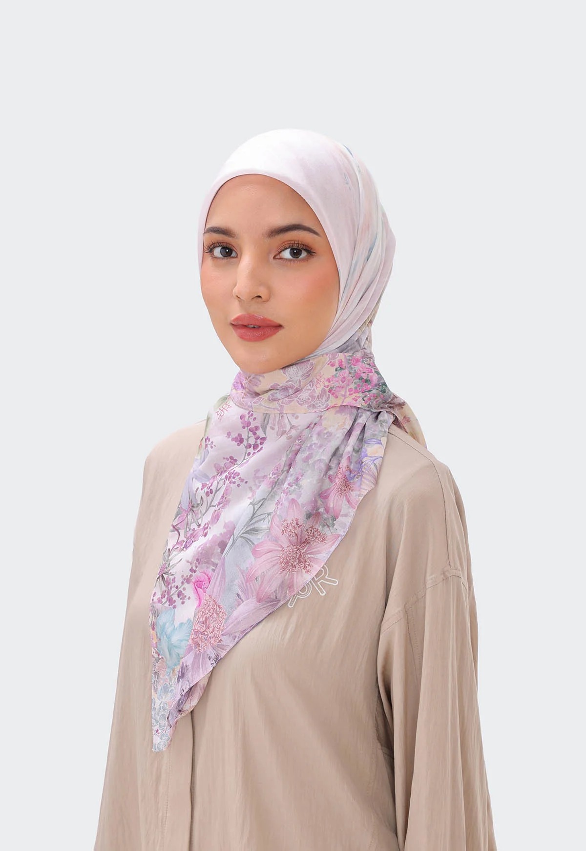 NAIRA SCARF - RIA MIRANDA