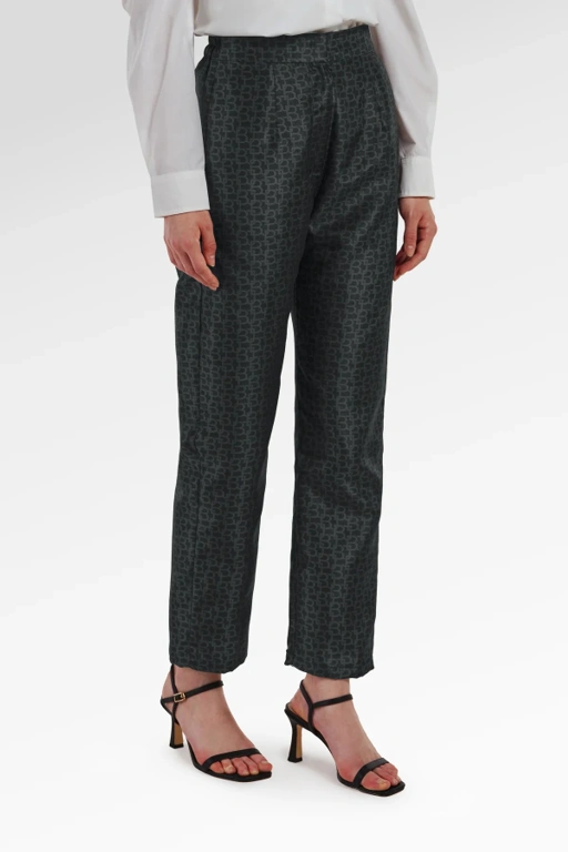 Image of VIOLA PANTS -BENANG JARUM