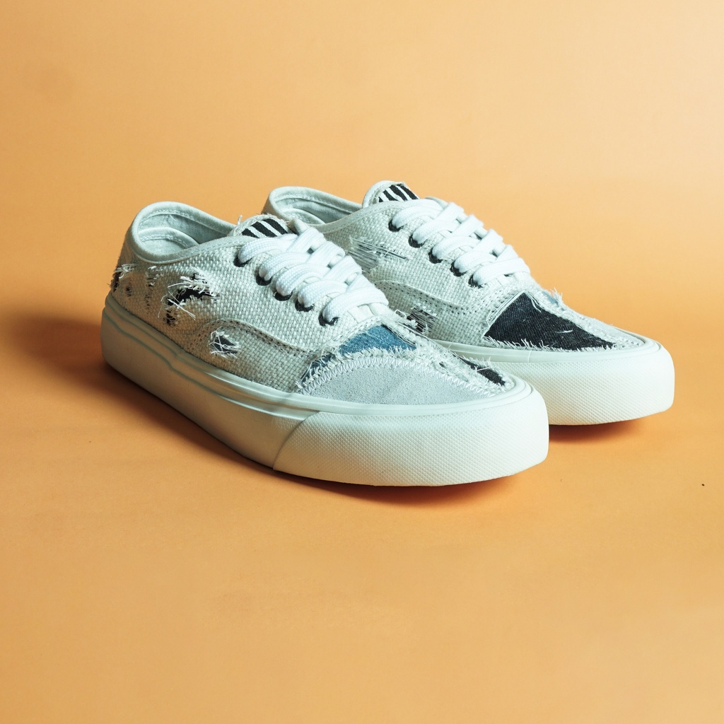 Sepatu Tali Pendek (low) HOPE Breed White