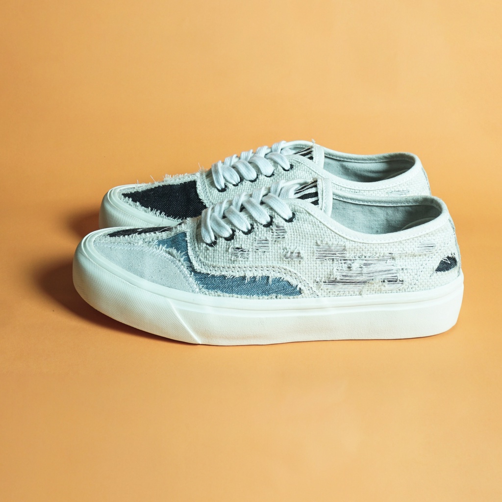Sepatu Tali Pendek (low) HOPE Breed White