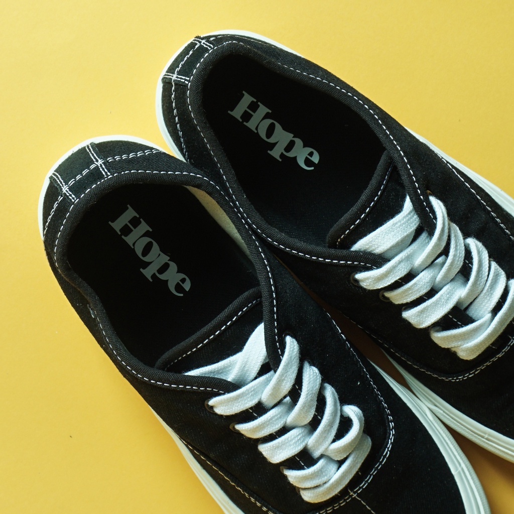 Sepatu Tali Pendek (low) HOPE Breed Black
