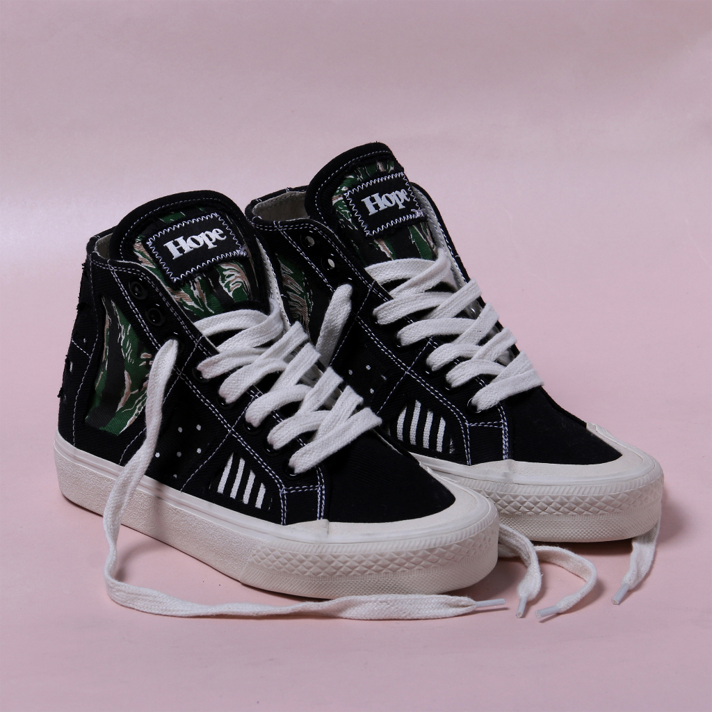 Sepatu HOPE Tinggi Tali BARA BLACK