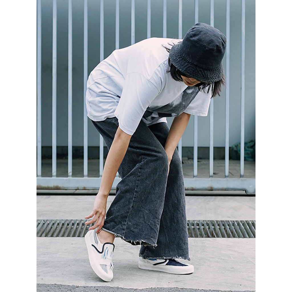 Sepatu Slip On HOPE Bored White