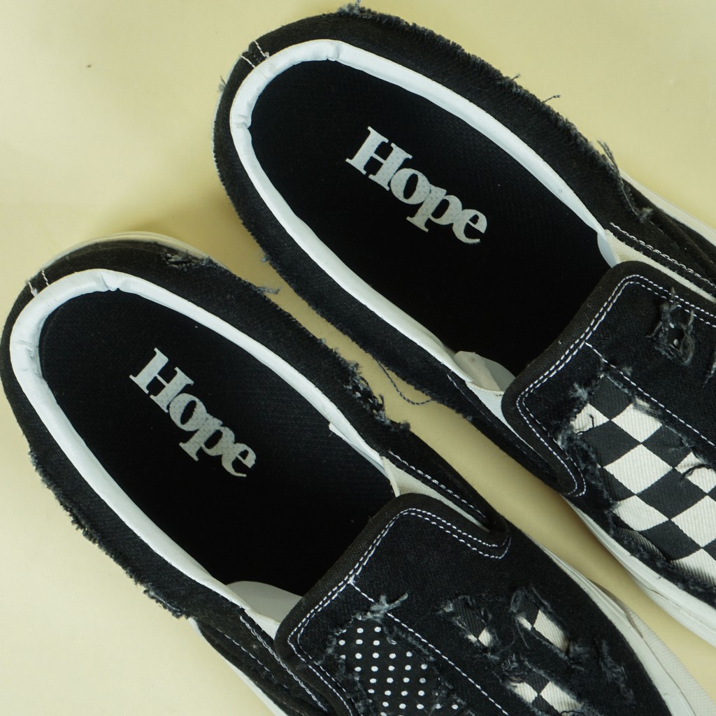 Sepatu Slip On HOPE Bored Black