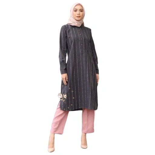 Image of Wearing Ameera - Calyta