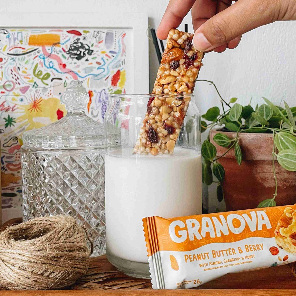 Granova - Snackbar Peanut Butter & Berry 26gr x 16 pcs (Rasa Selai Kacang & Beri) - Cemilan Sehat, Gandum, Halal