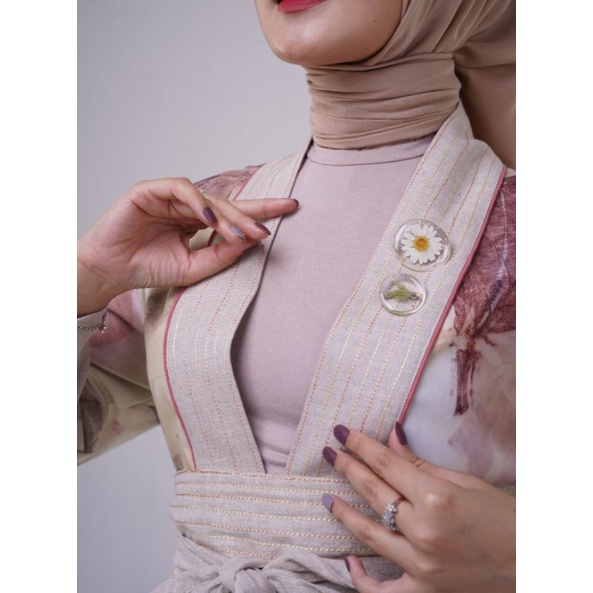 BOOLAO Bros Bunga Kering (Flowery Brooch) PICNIC PANIC
