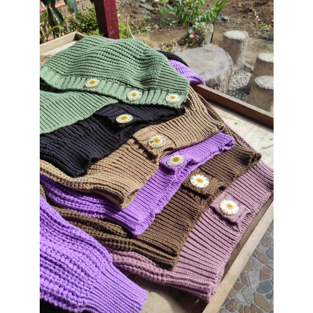 BOOLAO Picnic Panic Daisy Knit Cardigan (Sweater Rajut dengan Pressed Flower Kancing) - Rose Wine
