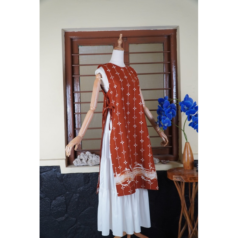 BOOLAO Kumeli Vest Caramel (Rompi Outer Batik Kawung) - Coklat