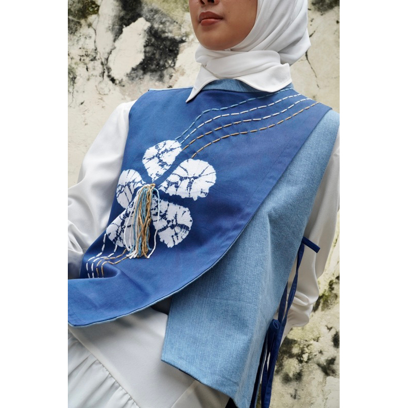 BOOLAO Vest Pendek Patra Komala Asimetris (Rompi Batik Shibori)