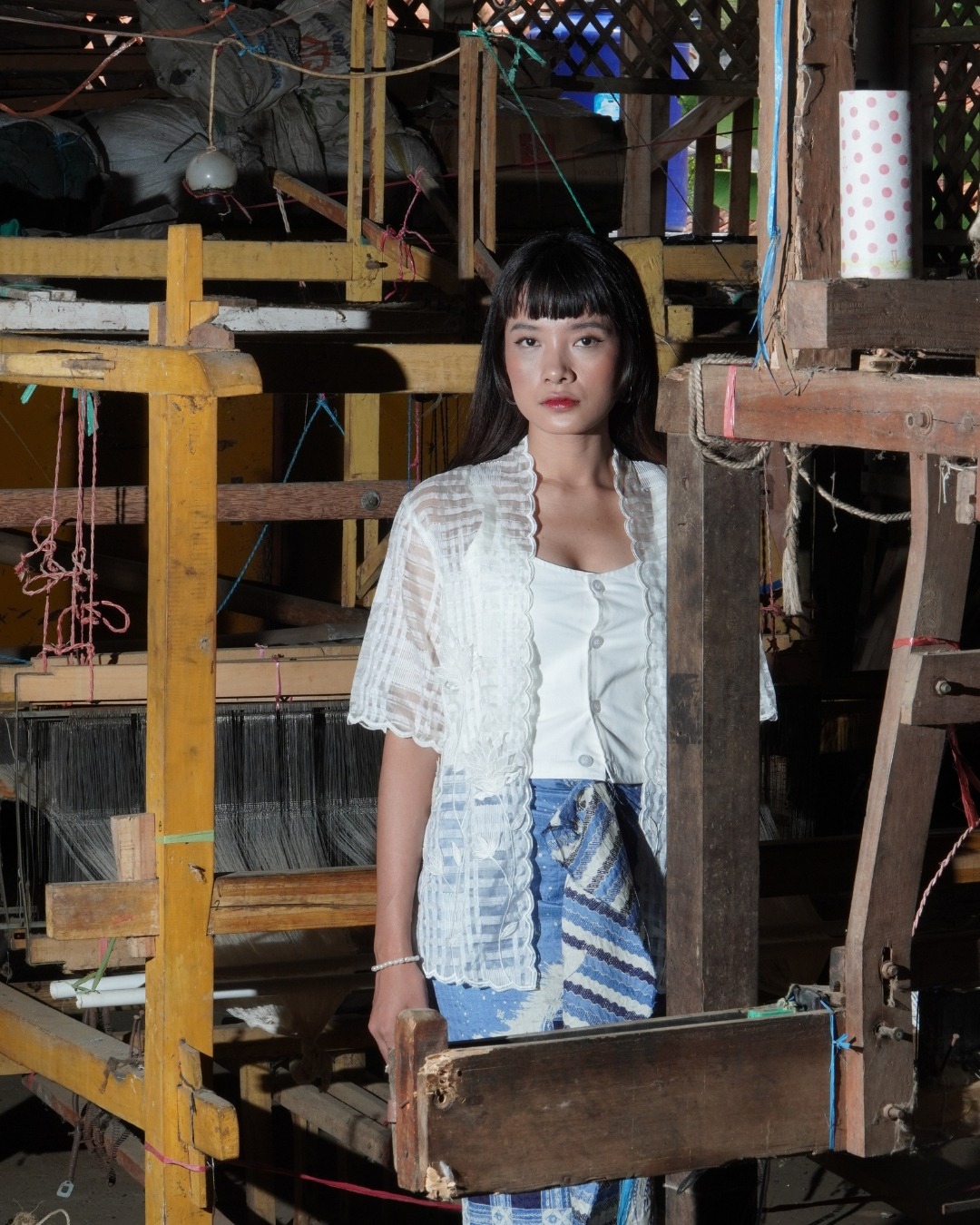 BOOLAO Silkphony Tartan Kebaya - Embroidery White