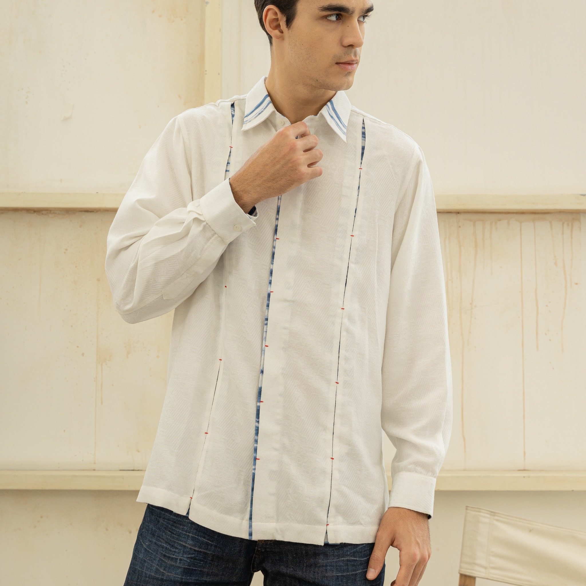 BOOLAO Kemeja Pria Glimpse Shibori - White Jacquard Batik