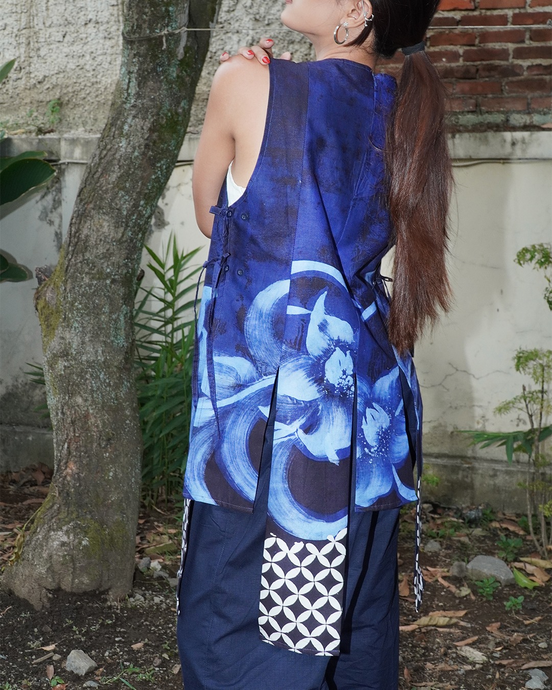 BOOLAO Blue Flora Mosaic Vest